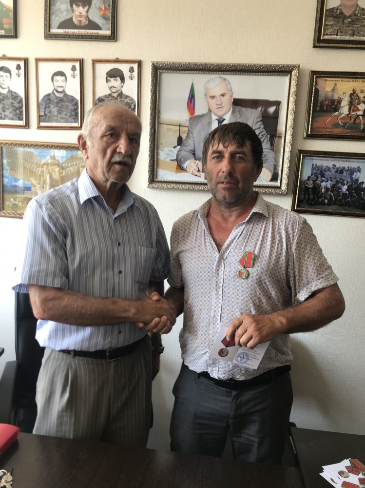 Награждён медалью Курбанов Юнус Магомедович